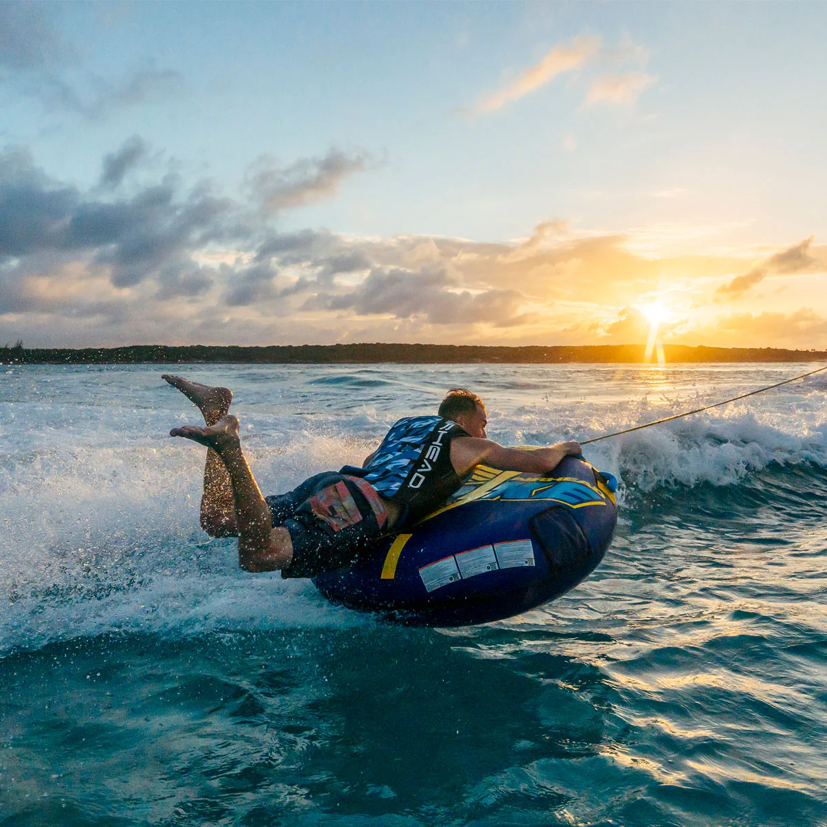 Strike Kit | 1 Rider Towable Tube, Pump & Rope for Boating - Image 3